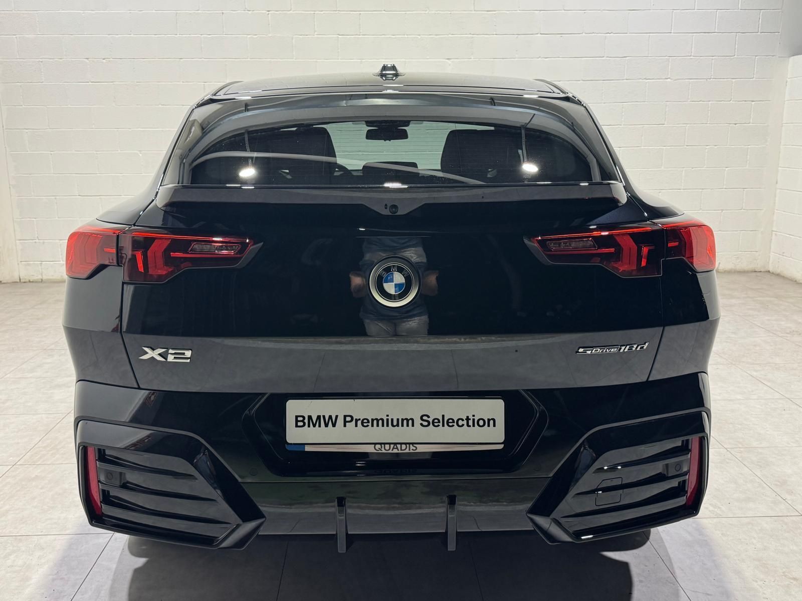 BMW X2 sDrive18d color Negro. Año 2025. 110KW(150CV). Diésel. En concesionario Quadis Munich (Terrassa) de Barcelona