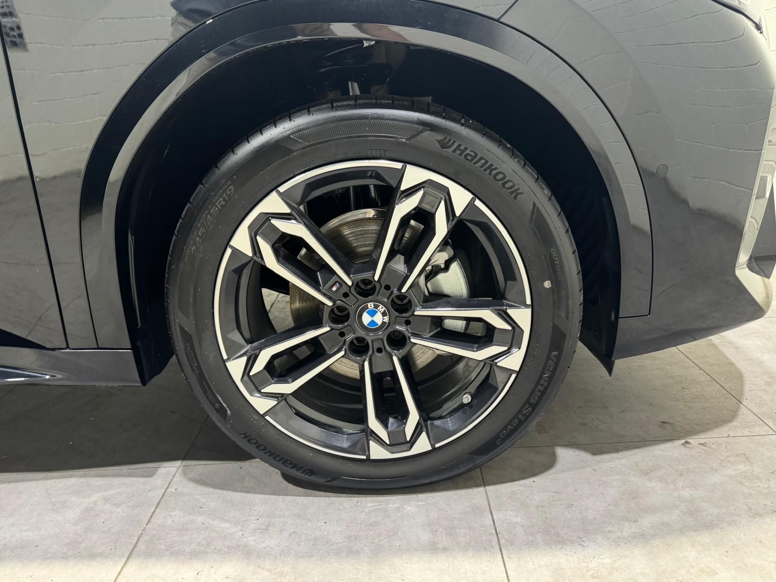 BMW X2 sDrive18d color Negro. Año 2025. 110KW(150CV). Diésel. En concesionario Quadis Munich (Terrassa) de Barcelona