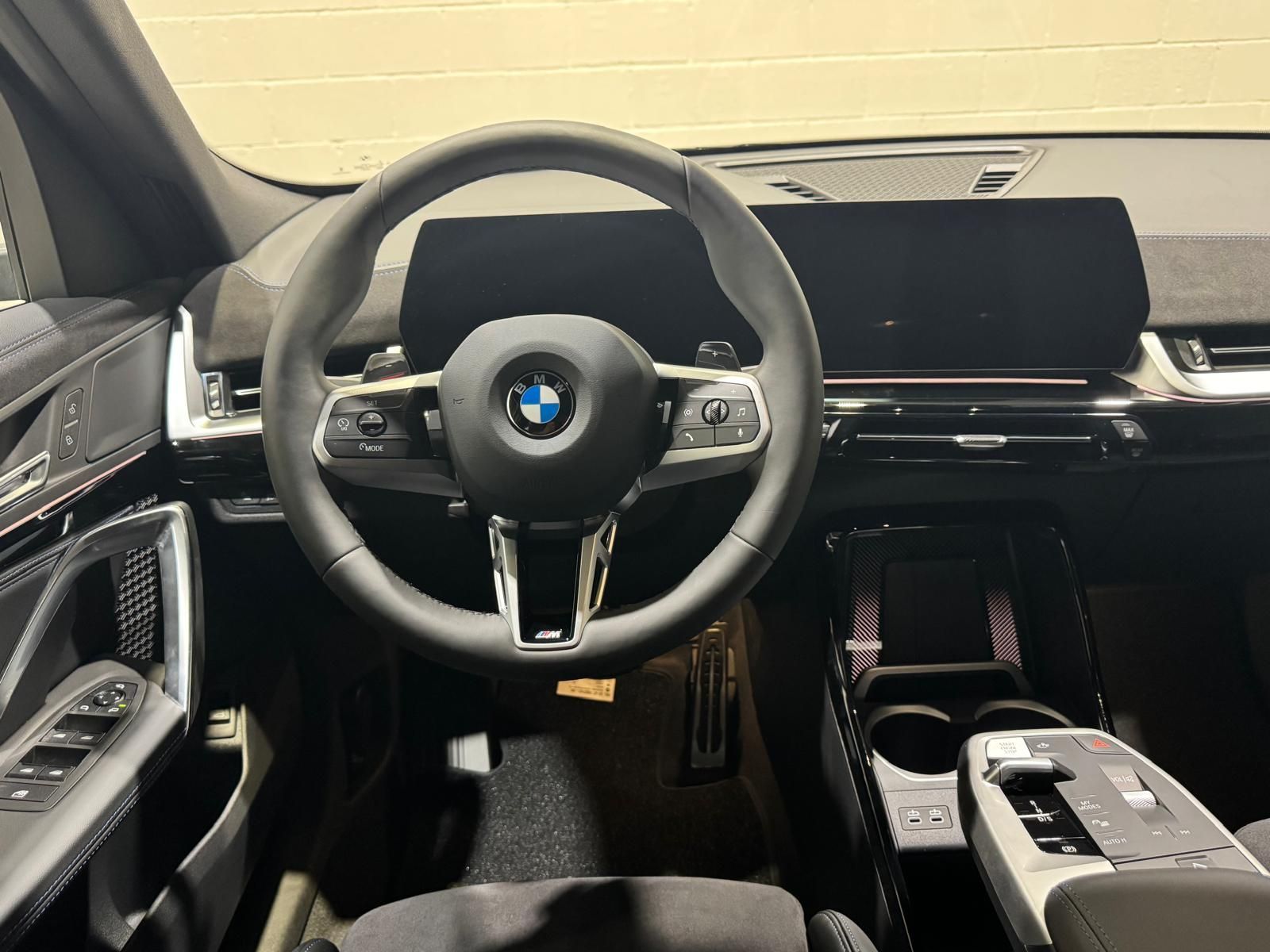 BMW X2 sDrive18d color Negro. Año 2025. 110KW(150CV). Diésel. En concesionario Quadis Munich (Terrassa) de Barcelona