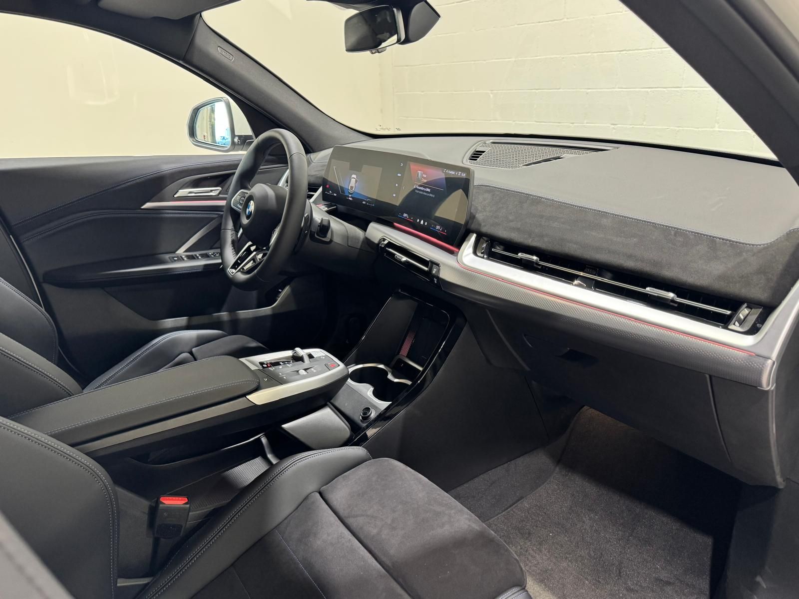 BMW X2 sDrive18d color Blanco. Año 2025. 110KW(150CV). Diésel. En concesionario Quadis Munich (Terrassa) de Barcelona