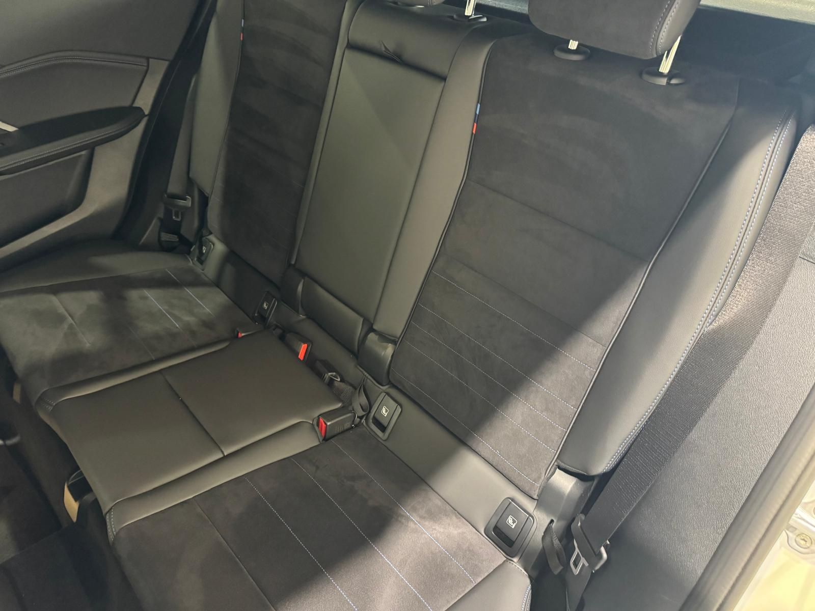 BMW X2 sDrive18d color Blanco. Año 2025. 110KW(150CV). Diésel. En concesionario Quadis Munich (Terrassa) de Barcelona