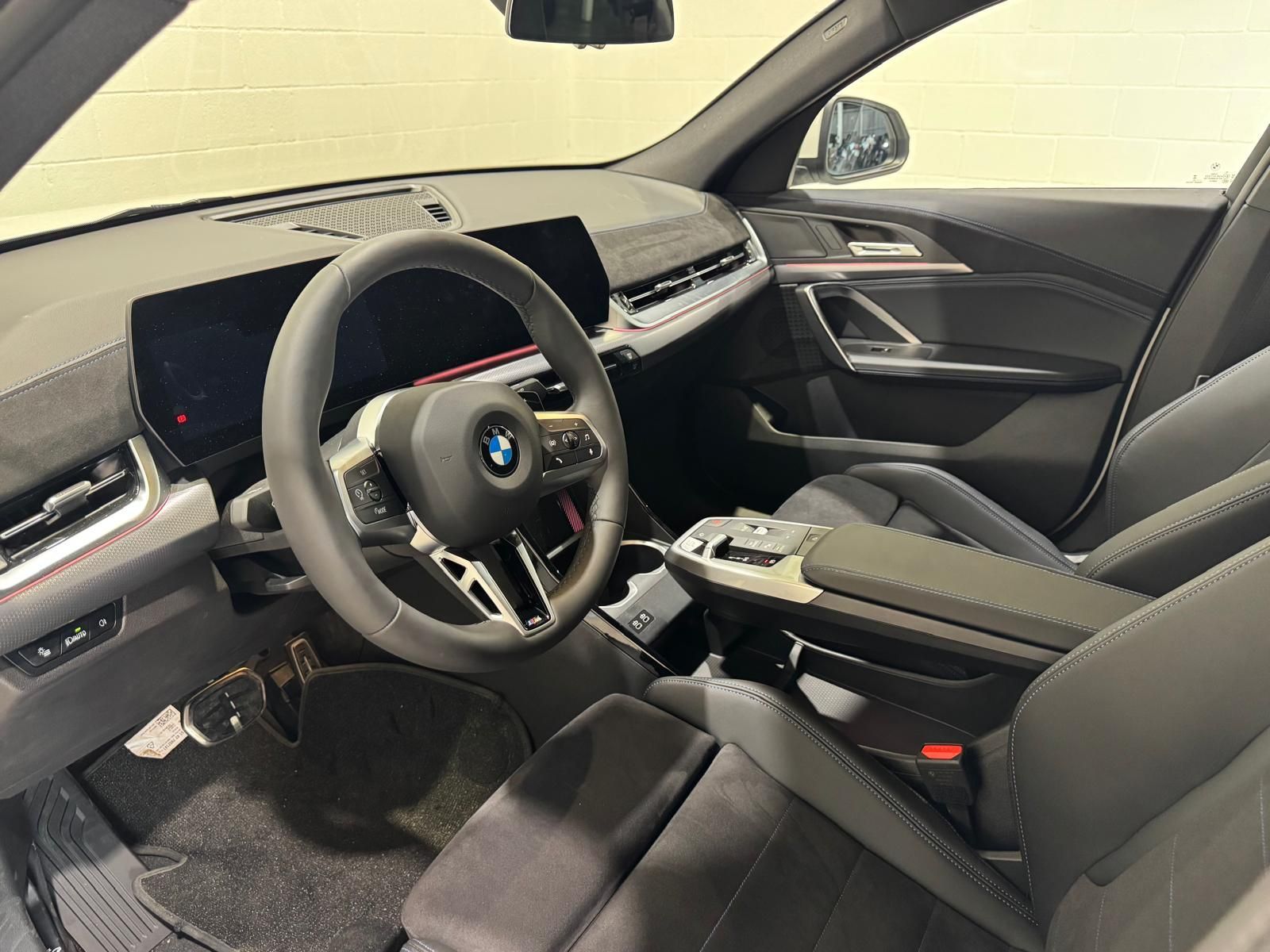 BMW X2 sDrive18d color Blanco. Año 2025. 110KW(150CV). Diésel. En concesionario Quadis Munich (Terrassa) de Barcelona