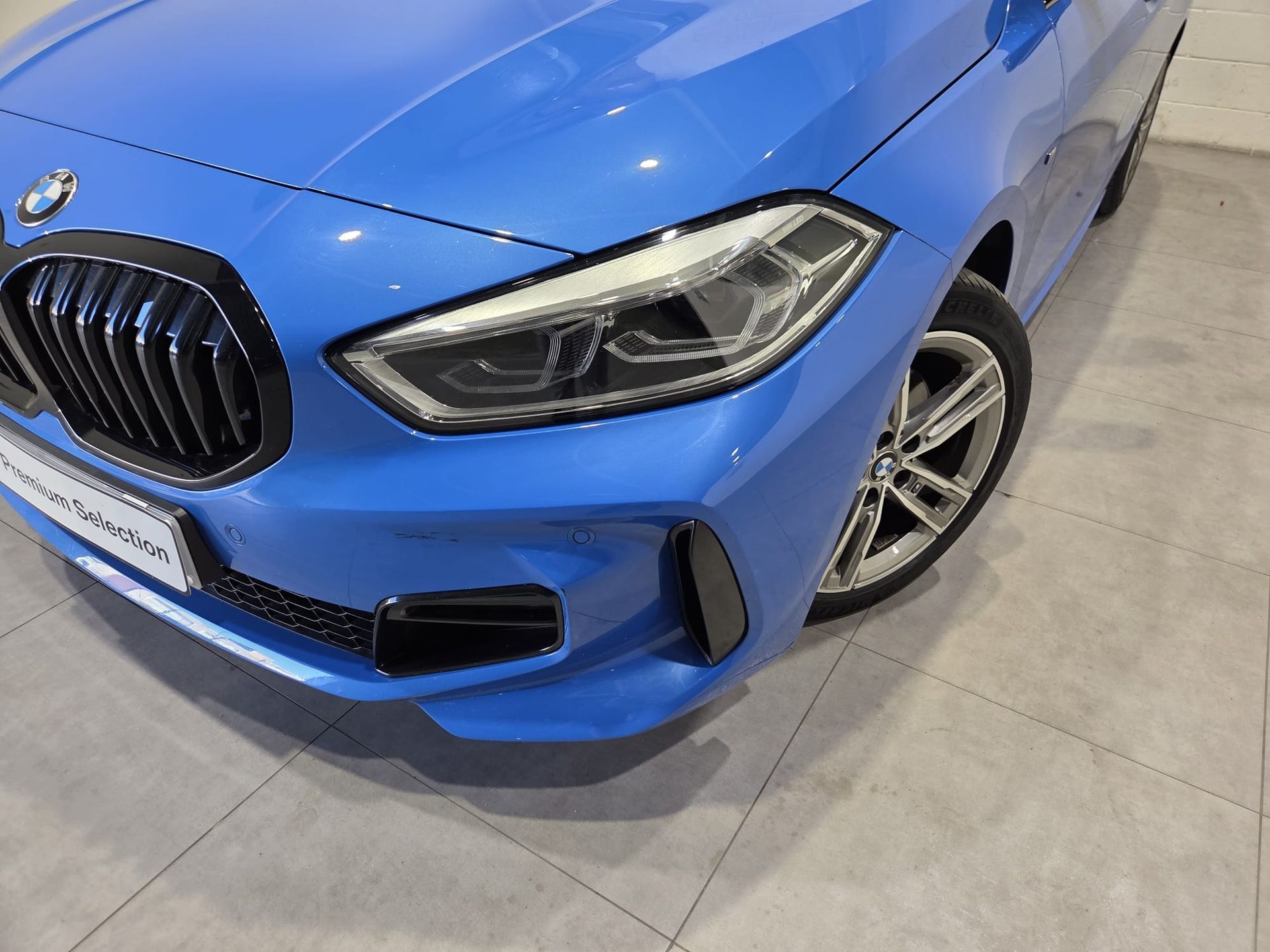 BMW Serie 1 118d color Azul. Año 2020. 110KW(150CV). Diésel. En concesionario Quadis Munich (Terrassa) de Barcelona