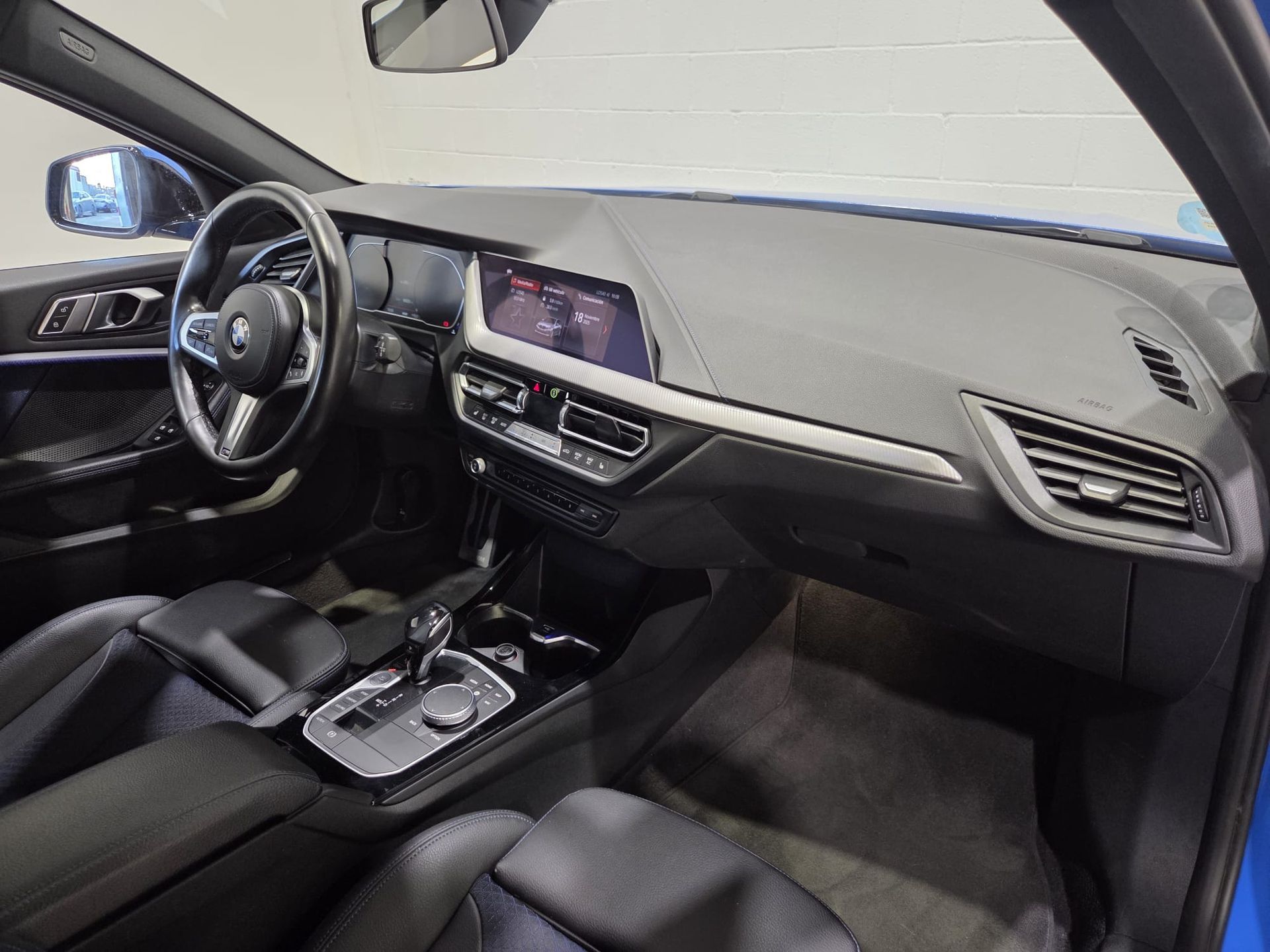 BMW Serie 1 118d color Azul. Año 2020. 110KW(150CV). Diésel. En concesionario Quadis Munich (Terrassa) de Barcelona