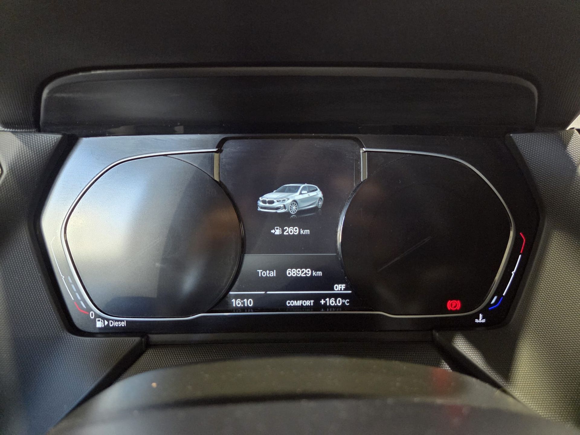 BMW Serie 1 118d color Azul. Año 2020. 110KW(150CV). Diésel. En concesionario Quadis Munich (Terrassa) de Barcelona