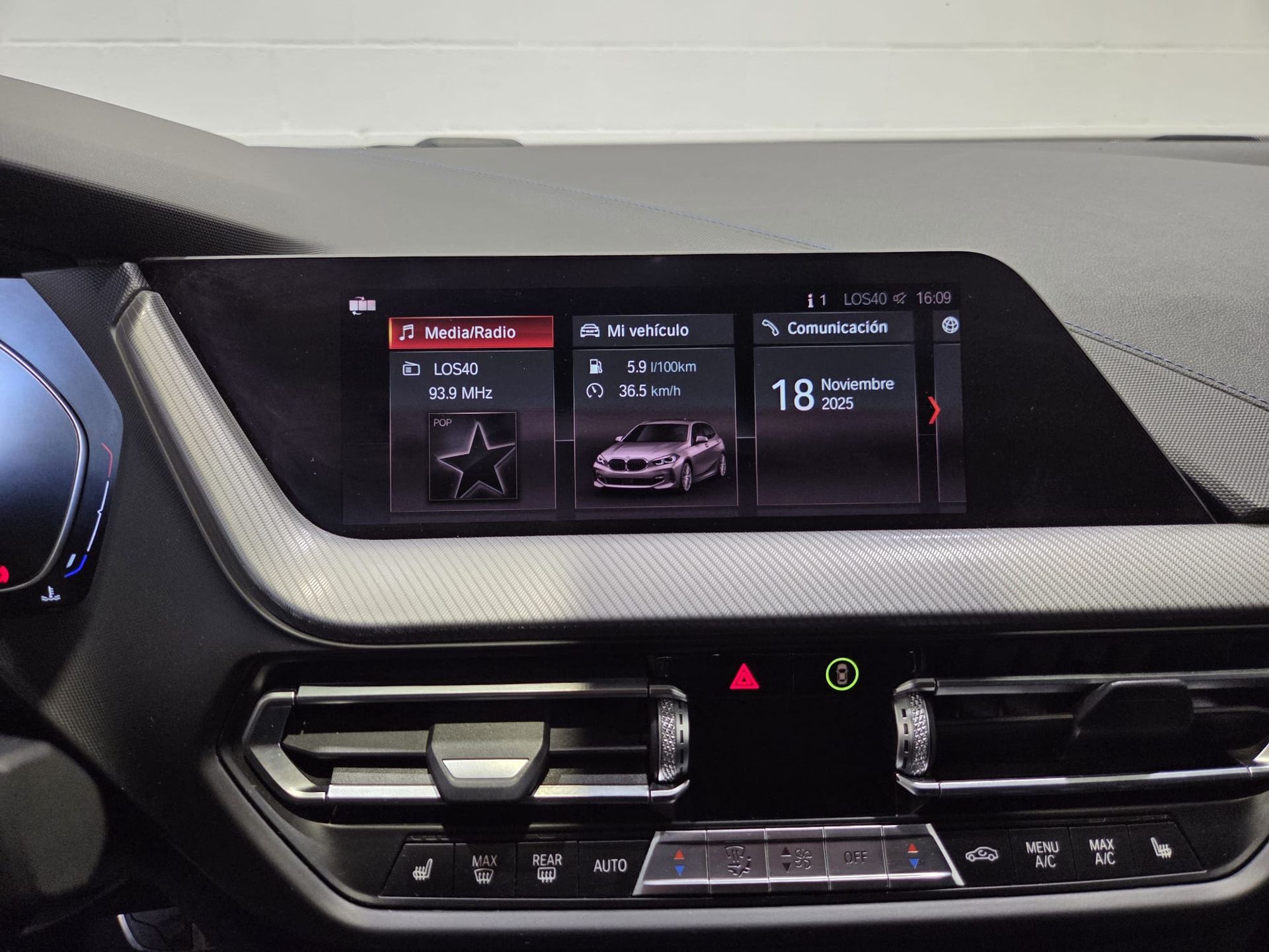 BMW Serie 1 118d color Azul. Año 2020. 110KW(150CV). Diésel. En concesionario Quadis Munich (Terrassa) de Barcelona