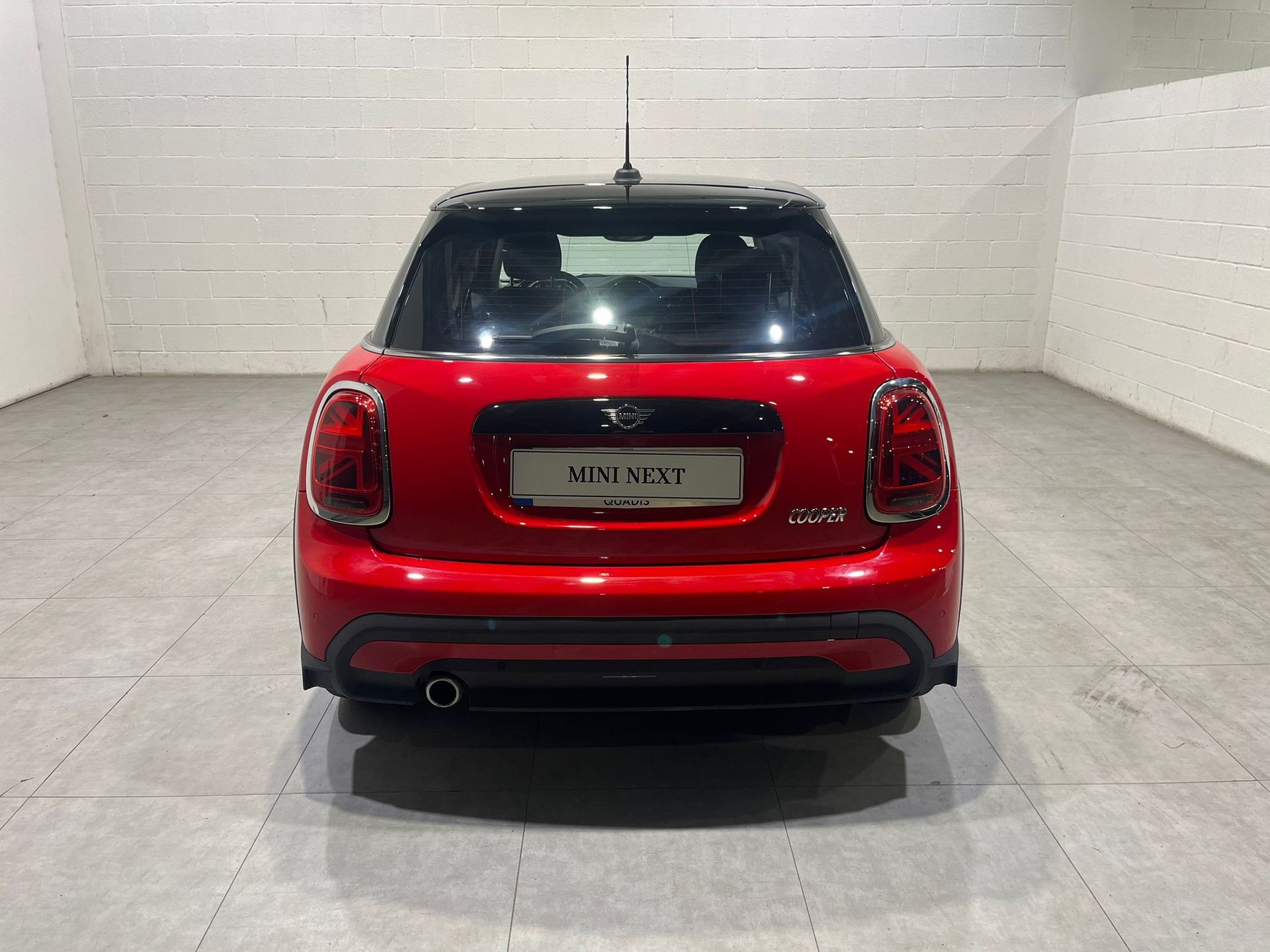 fotoG 4 del MINI MINI 5 Puertas Cooper 100 kW (136 CV) 136cv Gasolina del 2022 en Barcelona