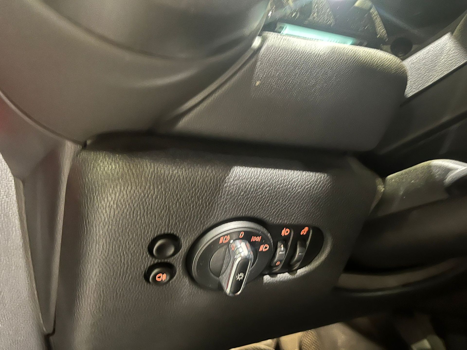 fotoG 17 del MINI MINI 5 Puertas Cooper 100 kW (136 CV) 136cv Gasolina del 2022 en Barcelona