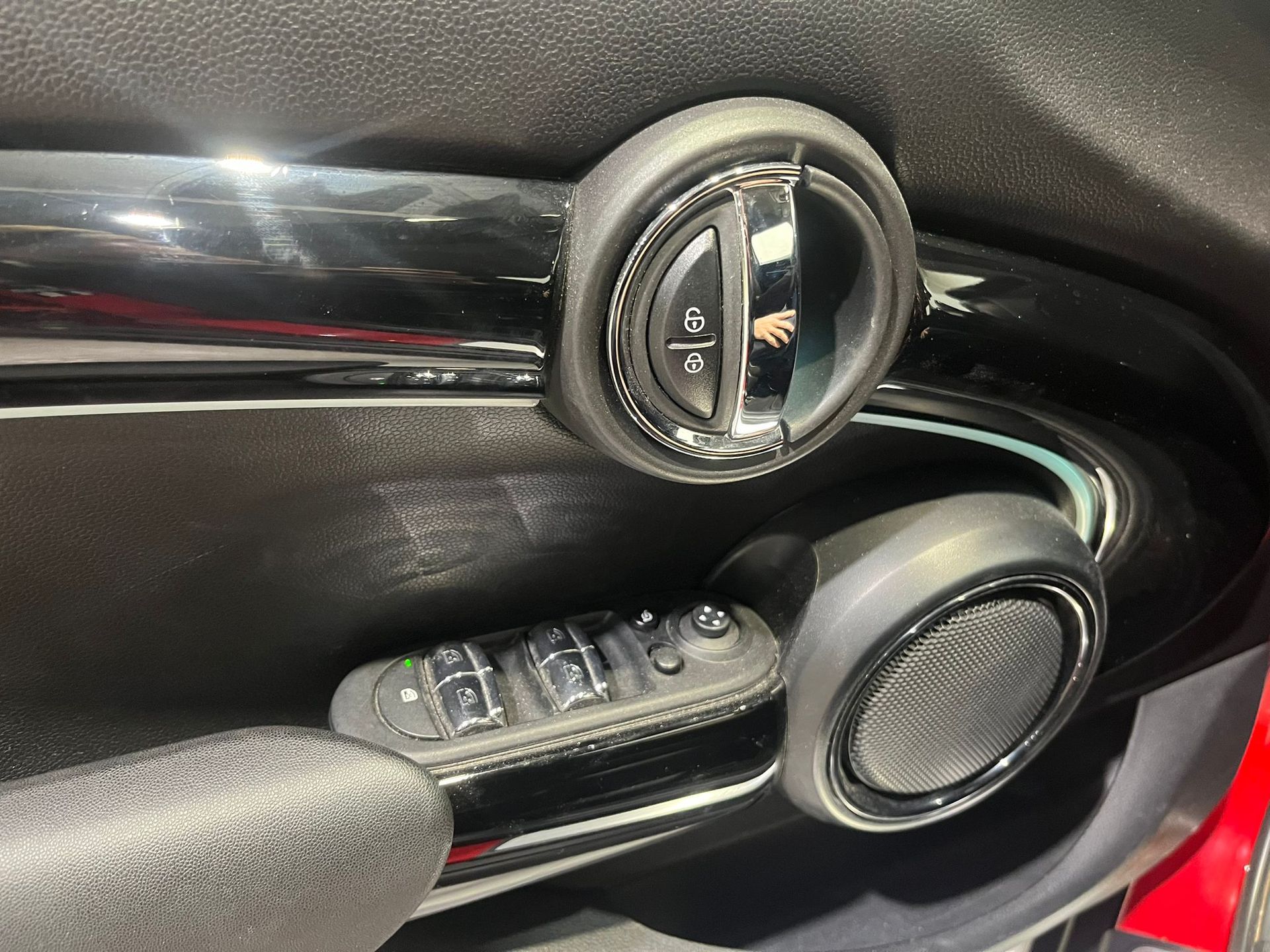 fotoG 18 del MINI MINI 5 Puertas Cooper 100 kW (136 CV) 136cv Gasolina del 2022 en Barcelona