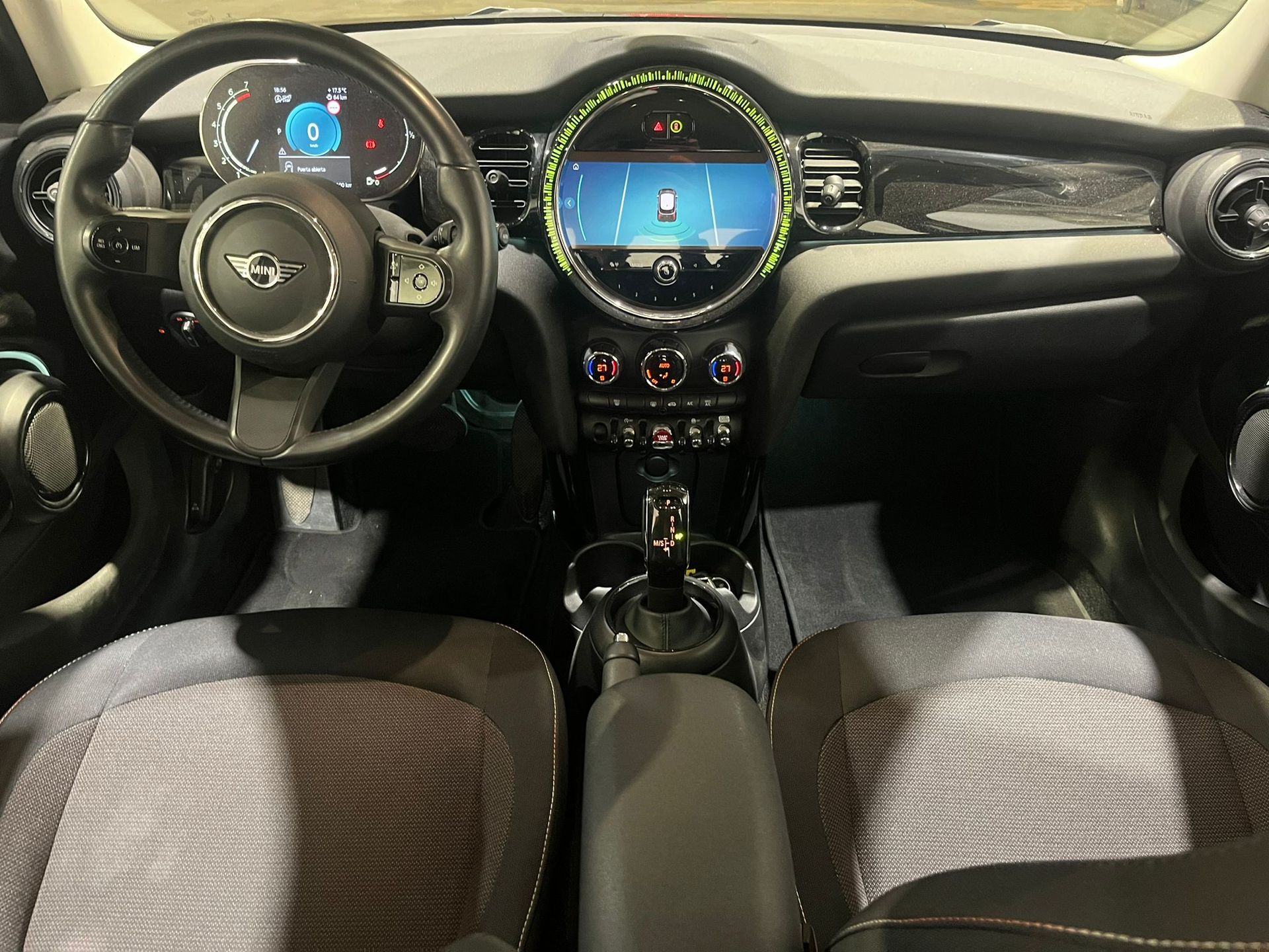 fotoG 6 del MINI MINI 5 Puertas Cooper 100 kW (136 CV) 136cv Gasolina del 2022 en Barcelona