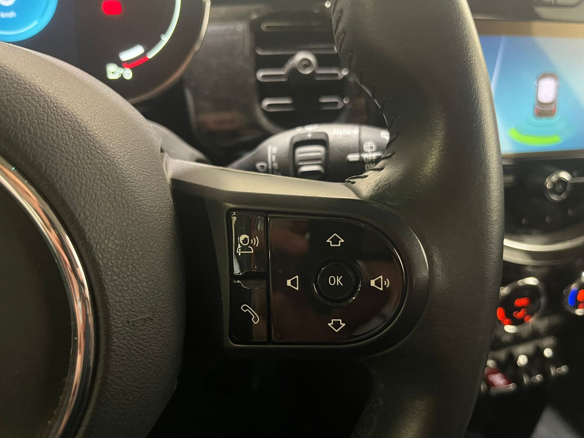 fotoG 15 del MINI MINI 5 Puertas Cooper 100 kW (136 CV) 136cv Gasolina del 2022 en Barcelona