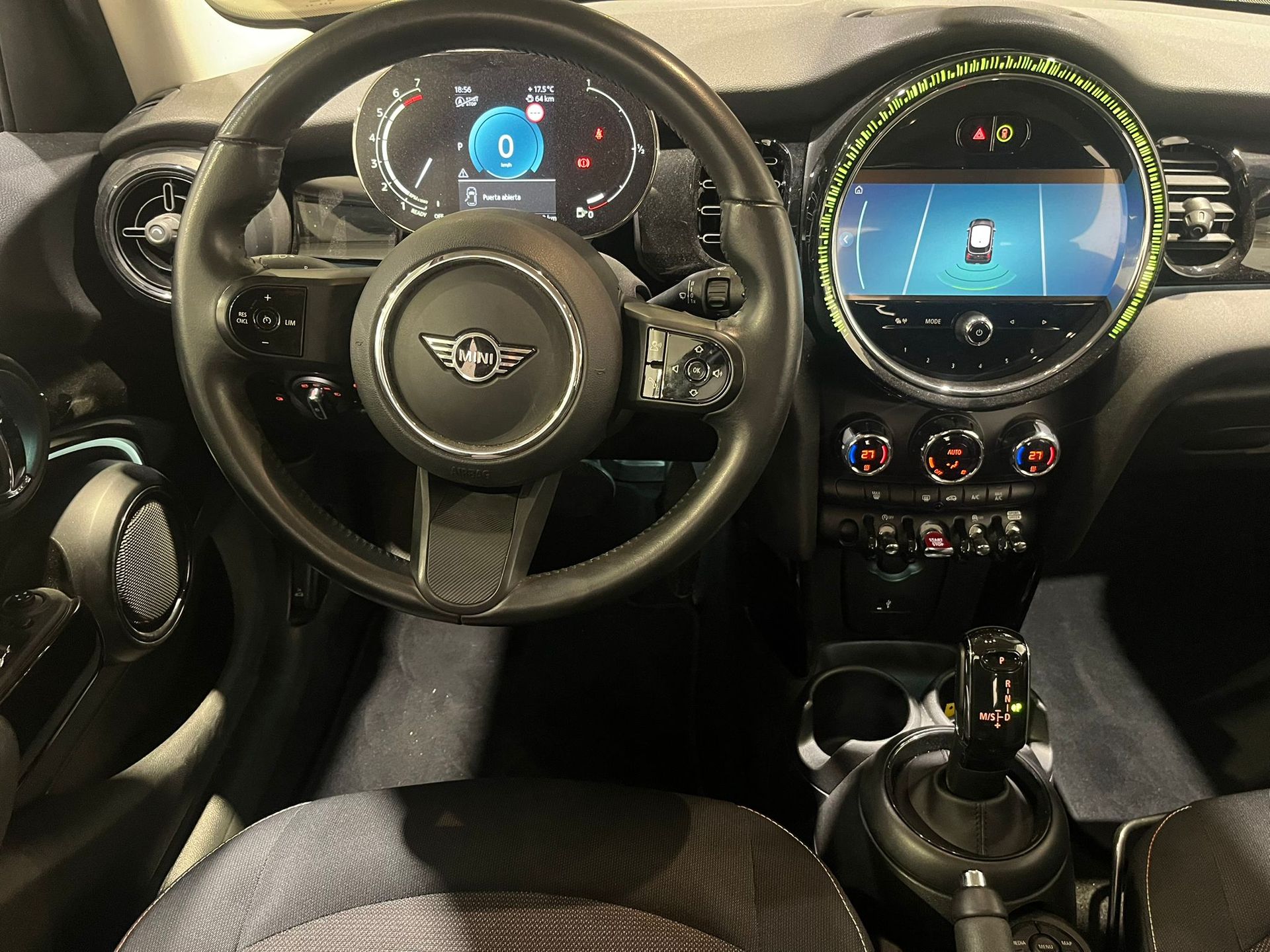 fotoG 20 del MINI MINI 5 Puertas Cooper 100 kW (136 CV) 136cv Gasolina del 2022 en Barcelona