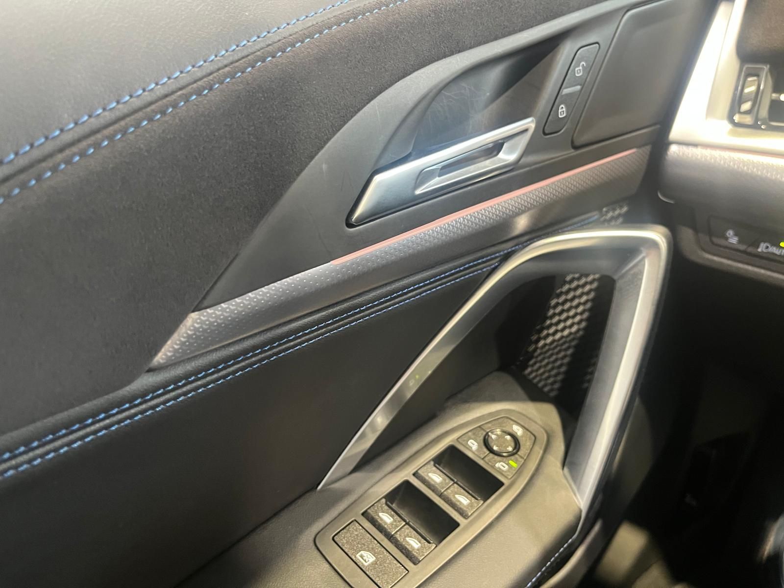 BMW iX2 eDrive20 color Blanco. Año 2025. 150KW(204CV). Eléctrico. En concesionario Quadis Munich (Manresa) de Barcelona