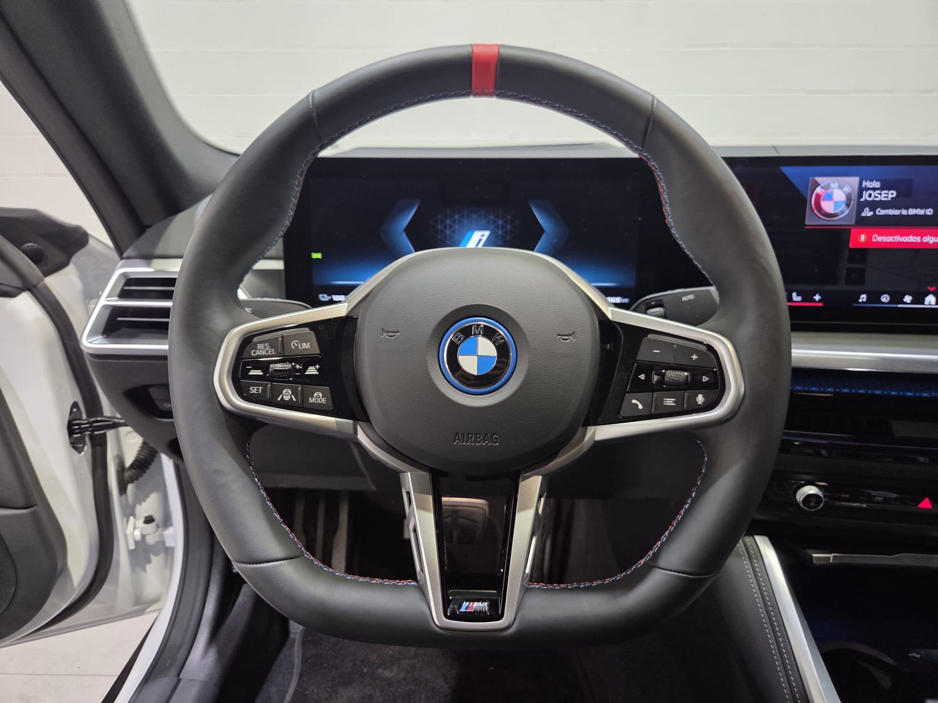 BMW i4 M50 color Blanco. Año 2025. 400KW(544CV). Eléctrico. En concesionario Quadis Munich (Terrassa) de Barcelona