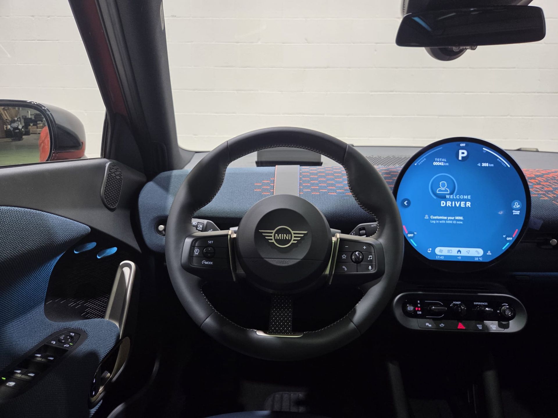 fotoG 10 del MINI MINI Aceman SE 160 kW (218 CV) 218cv Eléctrico del 2025 en Barcelona