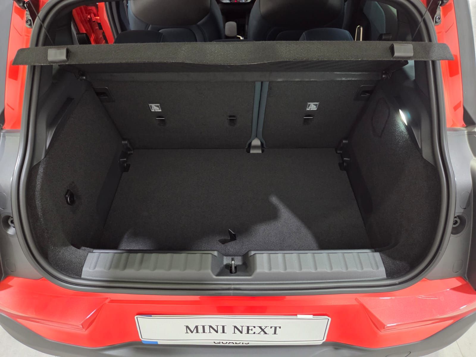 fotoG 6 del MINI MINI Aceman SE 160 kW (218 CV) 218cv Eléctrico del 2025 en Barcelona