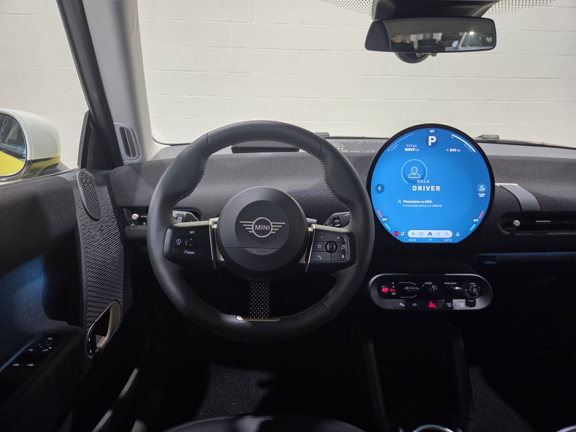 fotoG 9 del MINI MINI 3 Puertas Cooper E 135 kW (184 CV) 184cv Eléctrico del 2025 en Barcelona