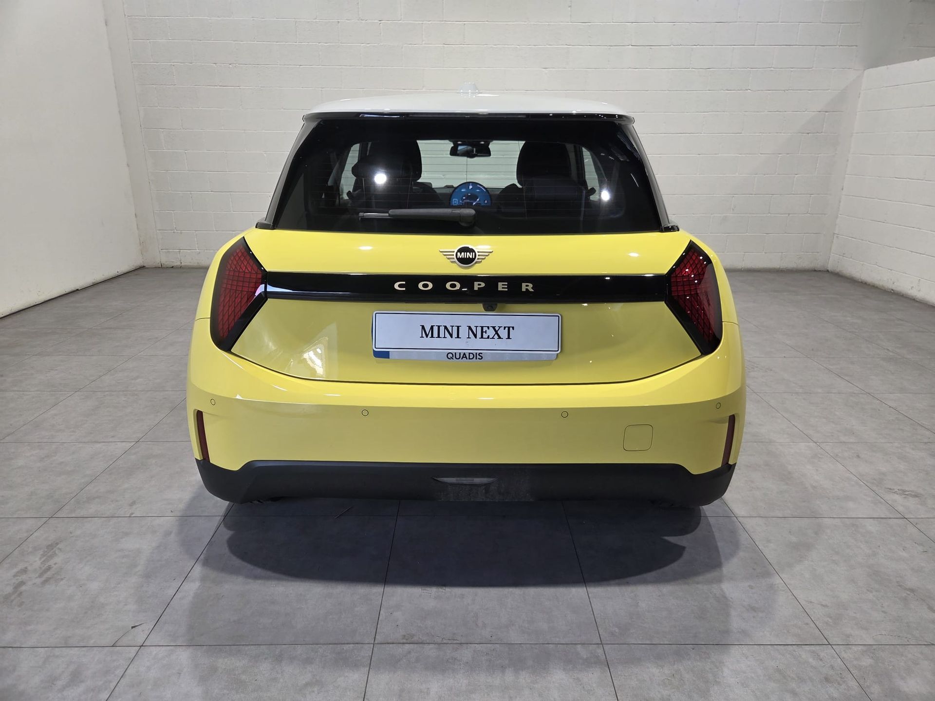 fotoG 4 del MINI MINI 3 Puertas Cooper E 135 kW (184 CV) 184cv Eléctrico del 2025 en Barcelona