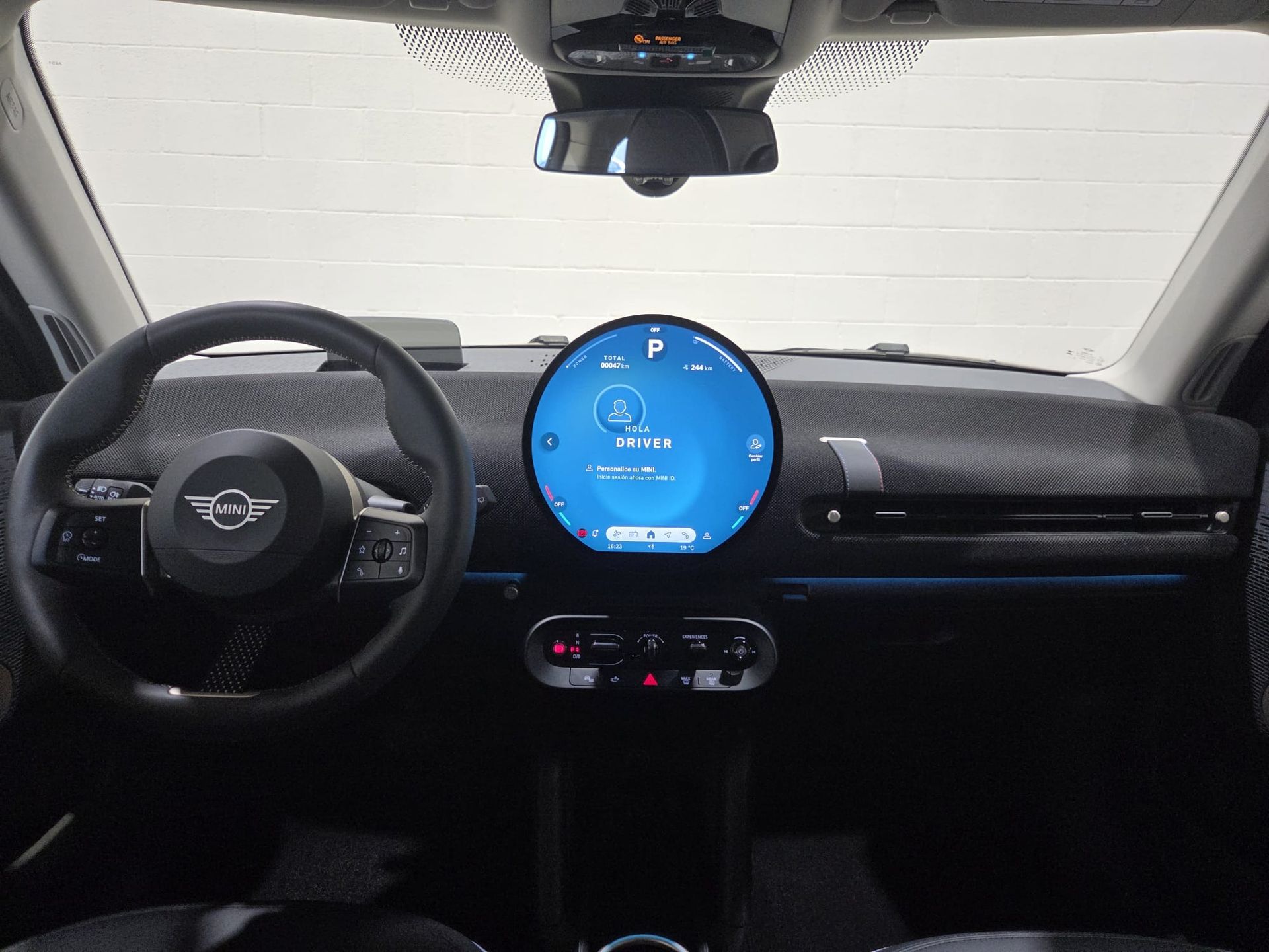 fotoG 8 del MINI MINI 3 Puertas Cooper E 135 kW (184 CV) 184cv Eléctrico del 2025 en Barcelona