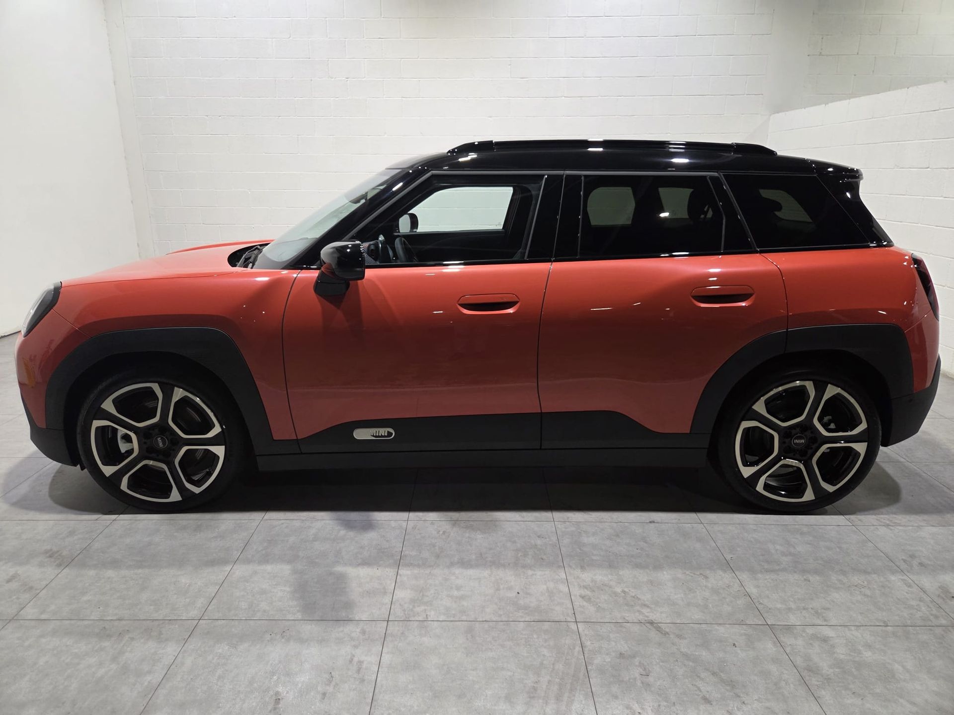 fotoG 3 del MINI MINI Aceman SE 160 kW (218 CV) 218cv Eléctrico del 2025 en Barcelona