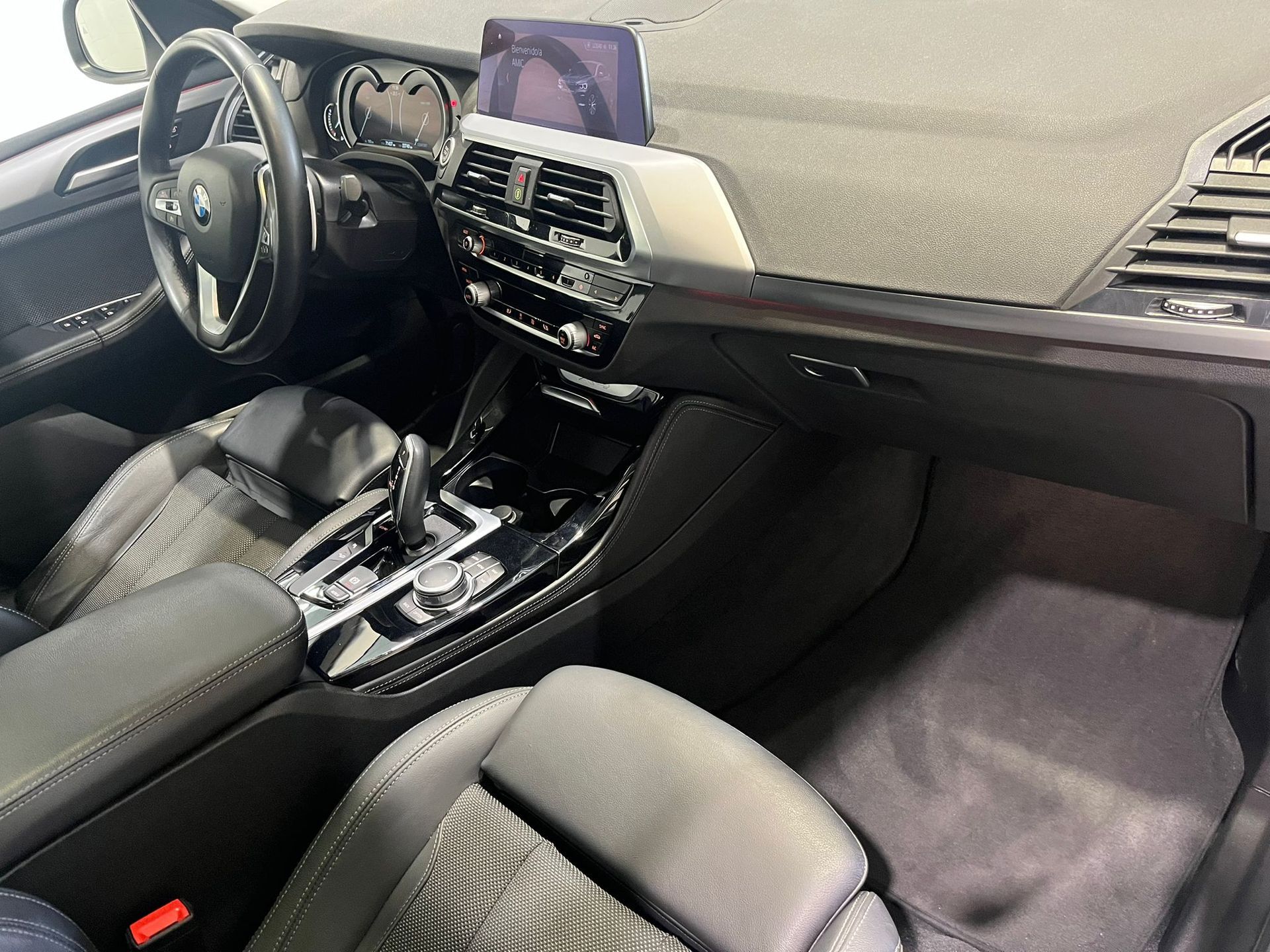 BMW X4 xDrive20d color Blanco. Año 2021. 140KW(190CV). Diésel. En concesionario Quadis Munich (Manresa) de Barcelona