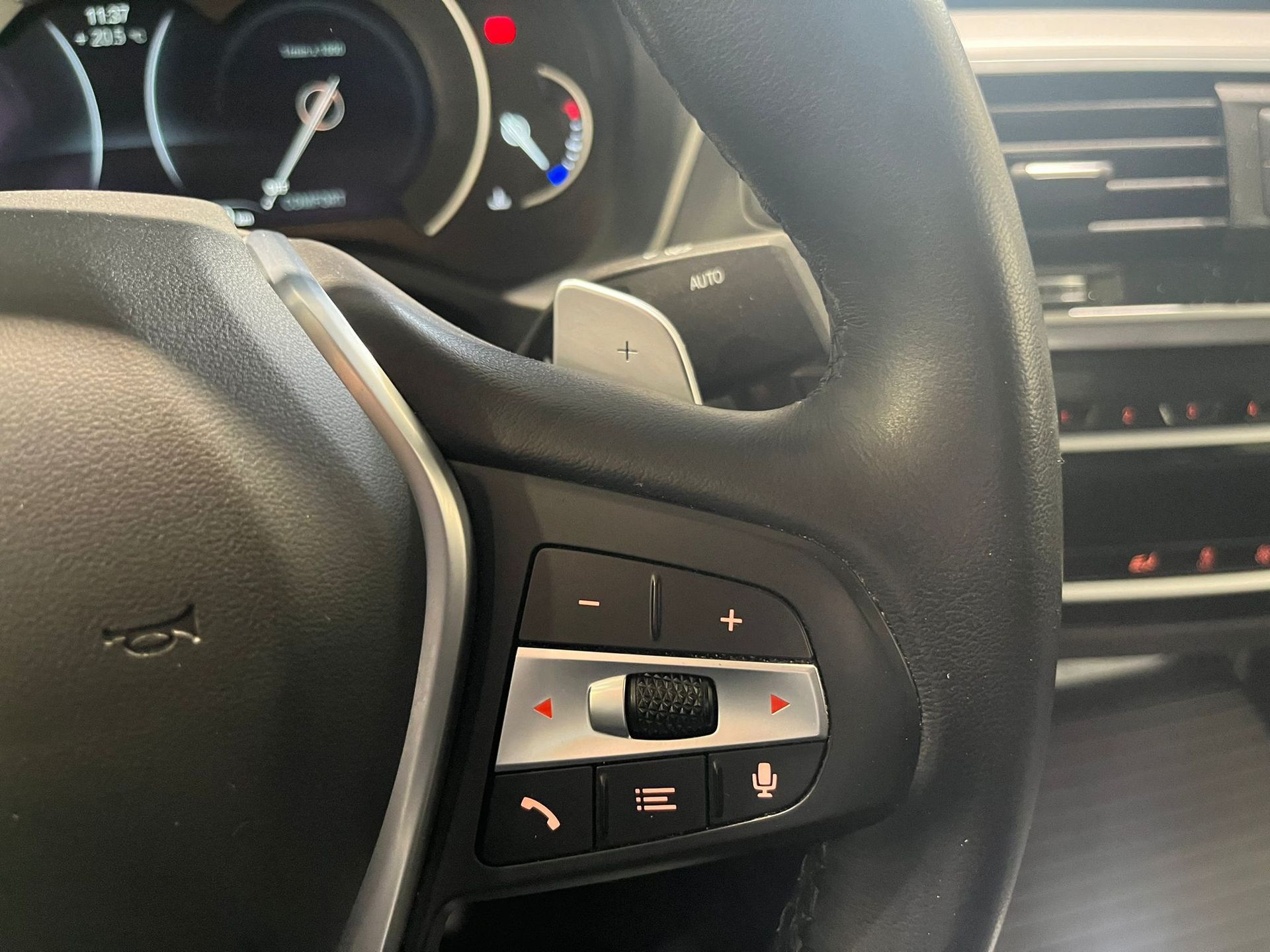 BMW X4 xDrive20d color Blanco. Año 2021. 140KW(190CV). Diésel. En concesionario Quadis Munich (Manresa) de Barcelona