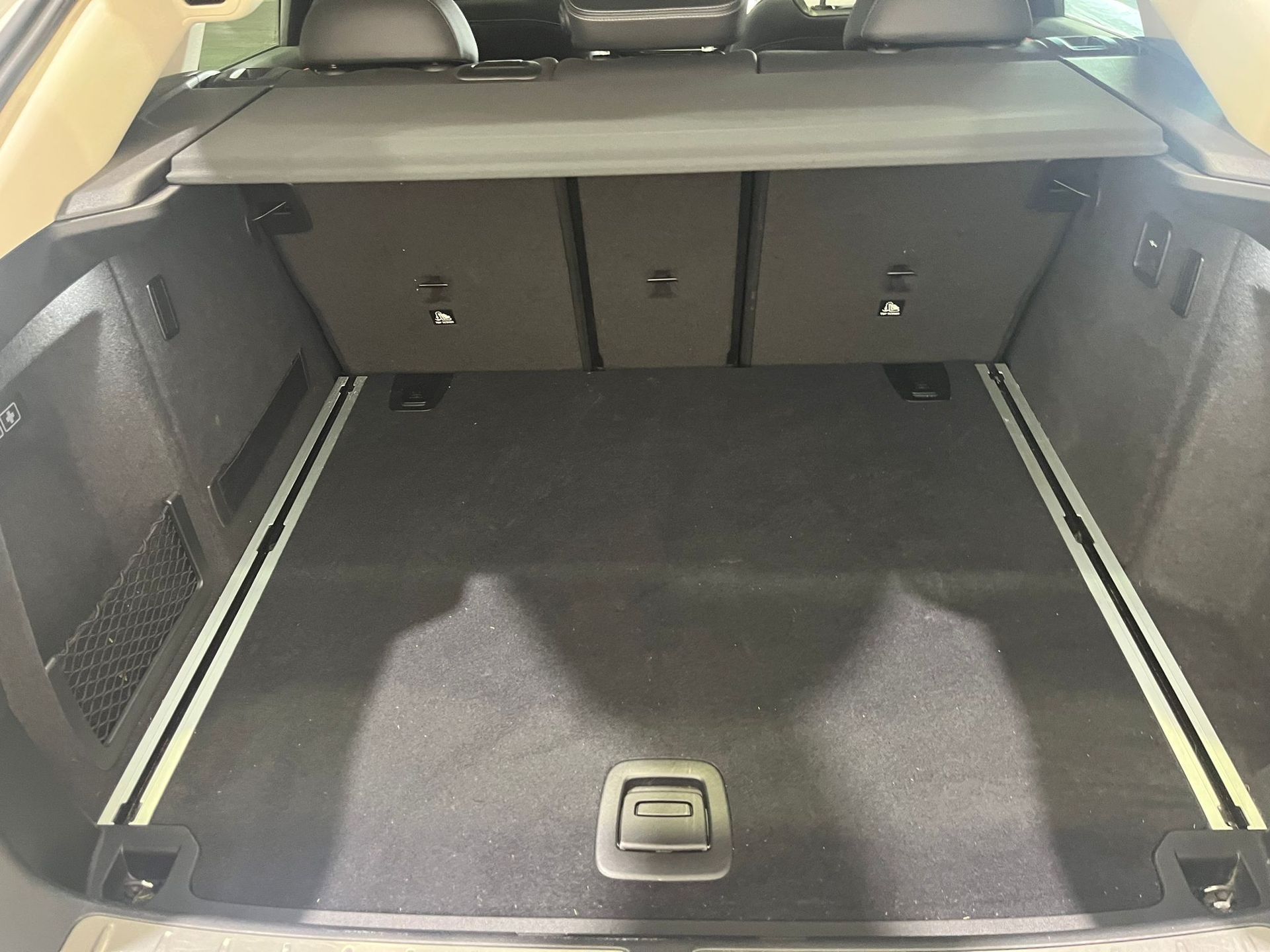 BMW X4 xDrive20d color Blanco. Año 2021. 140KW(190CV). Diésel. En concesionario Quadis Munich (Manresa) de Barcelona