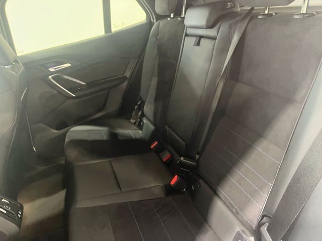 BMW iX2 eDrive20 color Blanco. Año 2025. 150KW(204CV). Diésel. En concesionario Quadis Munich (Manresa) de Barcelona