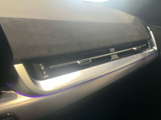 BMW iX2 eDrive20 color Blanco. Año 2025. 150KW(204CV). Diésel. En concesionario Quadis Munich (Manresa) de Barcelona