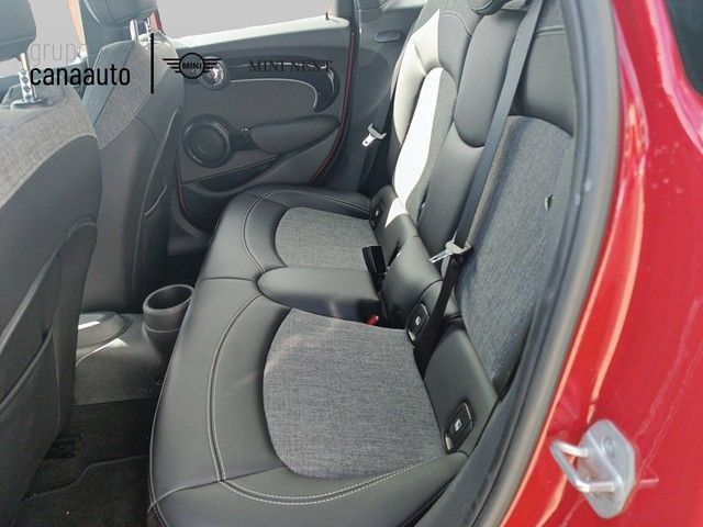 fotoG 8 del MINI MINI Cooper 5 Puertas 100 kW (136 CV) 136cv Gasolina del 2022 en Sta. C. Tenerife