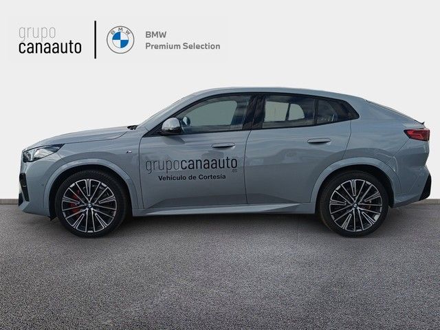 BMW X2 sDrive18d color Gris. Año 2024. 110KW(150CV). Diésel. En concesionario DEMO de Sta. C. Tenerife