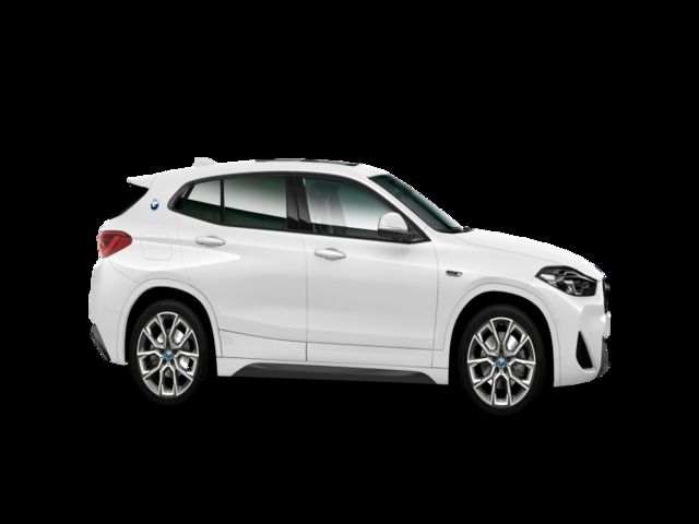 BMW X2 xDrive25e color Blanco. Año 2022. 162KW(220CV). Híbrido Electro/Gasolina. En concesionario TACO de Sta. C. Tenerife