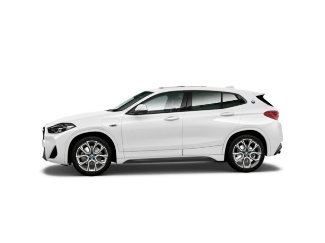 BMW X2 xDrive25e color Blanco. Año 2022. 162KW(220CV). Híbrido Electro/Gasolina. En concesionario TACO de Sta. C. Tenerife