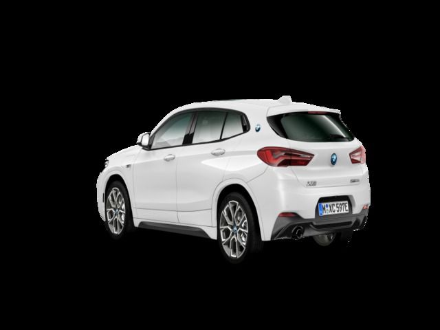 BMW X2 xDrive25e color Blanco. Año 2022. 162KW(220CV). Híbrido Electro/Gasolina. En concesionario TACO de Sta. C. Tenerife