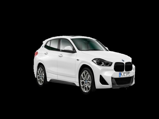 BMW X2 xDrive25e color Blanco. Año 2022. 162KW(220CV). Híbrido Electro/Gasolina. En concesionario TACO de Sta. C. Tenerife