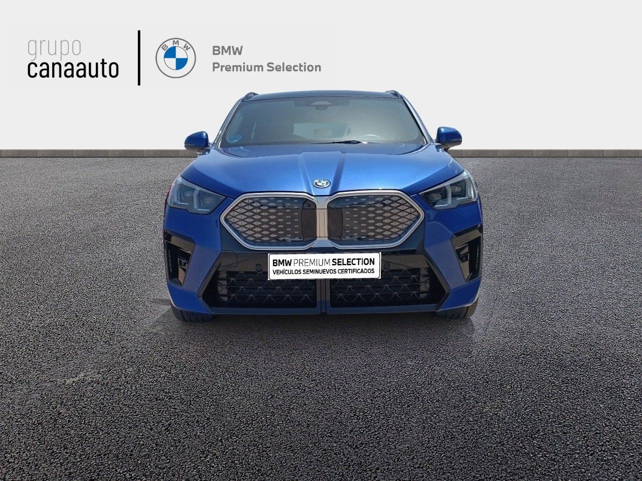 Fotos de BMW iX2 eDrive20 color Azul. Año 2025. 150KW(204CV). Eléctrico. En concesionario DEMO de Sta. C. Tenerife