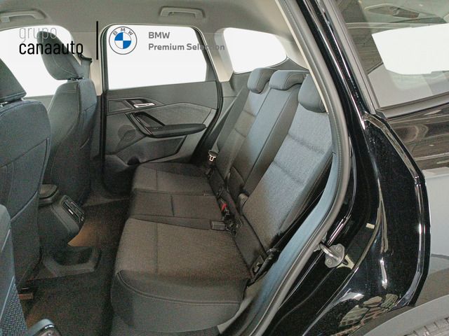 BMW iX1 xDrive30 color Negro. Año 2024. 230KW(313CV). Eléctrico. En concesionario TACO de Sta. C. Tenerife