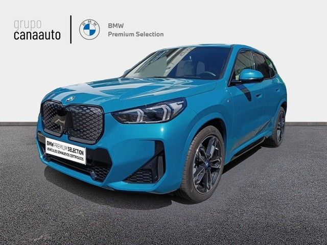 Fotos de BMW iX1 eDrive20 color Azul. Año 2024. 150KW(204CV). Eléctrico. En concesionario DEMO de Sta. C. Tenerife