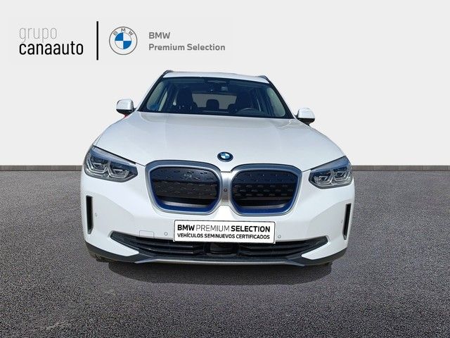 Fotos de BMW iX3 iX3 color Blanco. Año 2021. 210KW(286CV). Eléctrico. En concesionario TACO de Sta. C. Tenerife