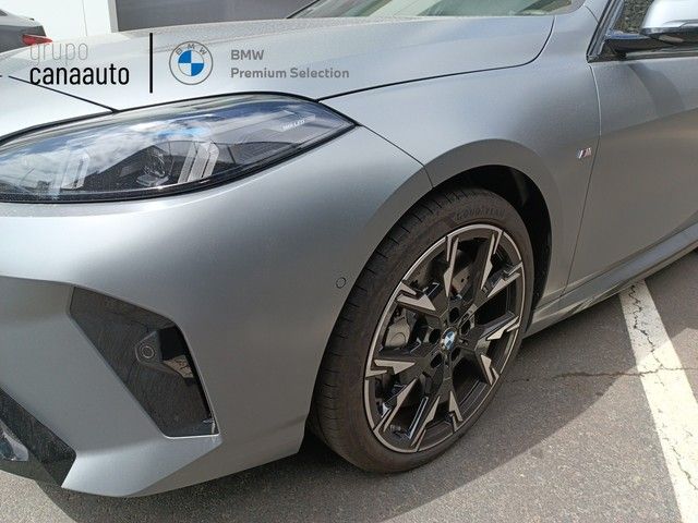 BMW Serie 1 120d color Gris. Año 2025. 120KW(163CV). Diésel. En concesionario DEMO de Sta. C. Tenerife