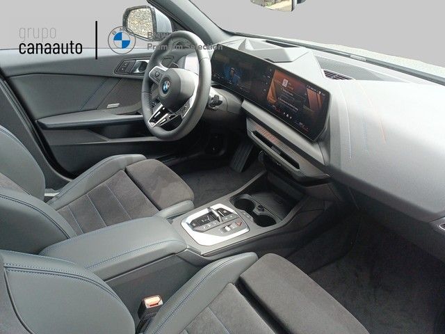 BMW Serie 1 120d color Gris. Año 2025. 120KW(163CV). Diésel. En concesionario DEMO de Sta. C. Tenerife