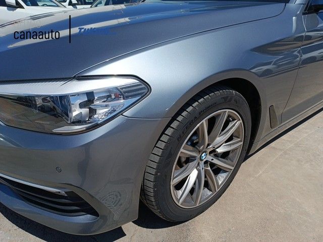 BMW Serie 5 530i color Azul. Año 2017. 185KW(252CV). Gasolina. En concesionario TACO de Sta. C. Tenerife