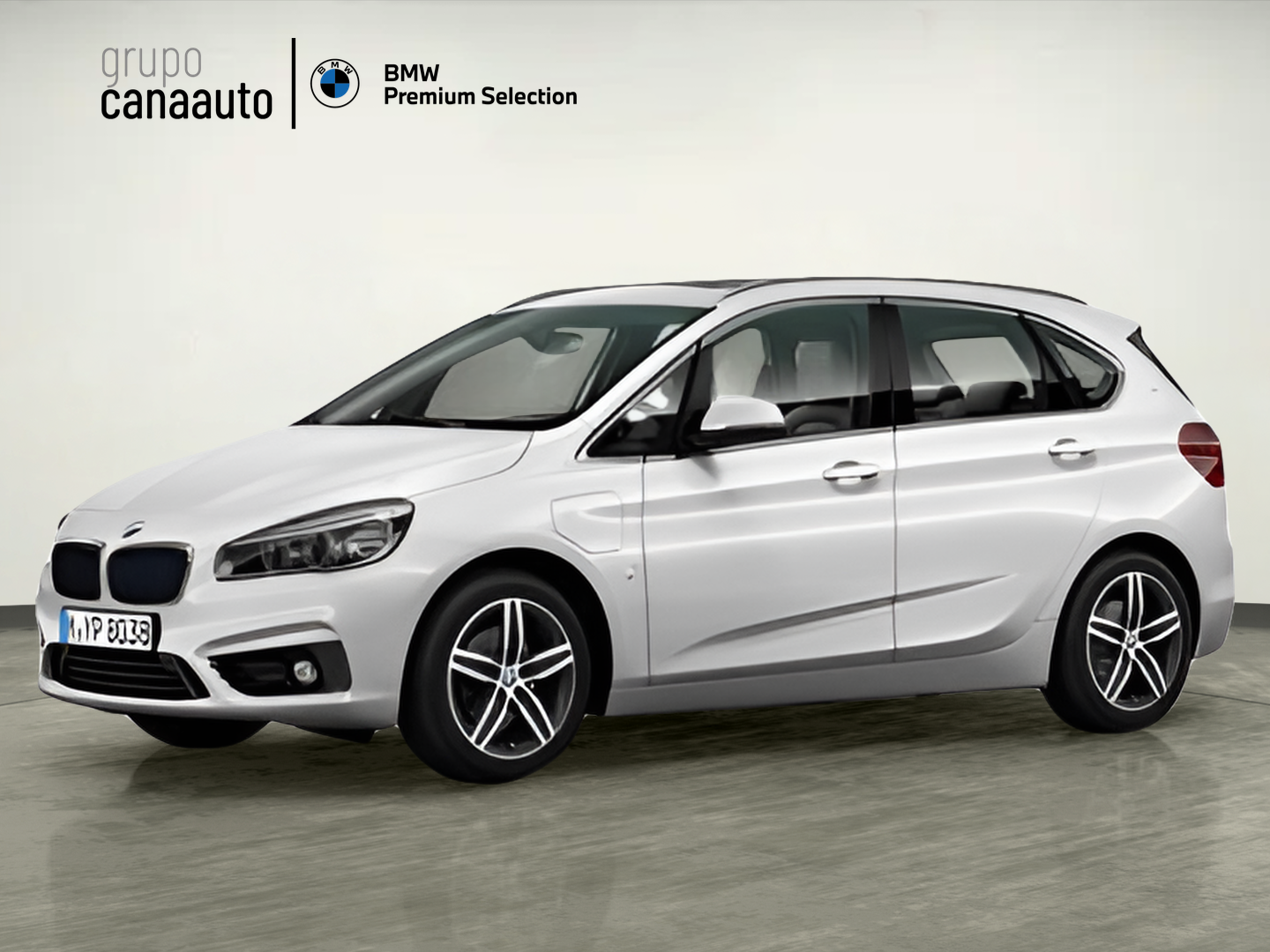 Fotos de BMW Serie 2 225xe Active Tourer color Blanco. Año 2016. 165KW(224CV). Híbrido Electro/Gasolina. En concesionario TACO de Sta. C. Tenerife