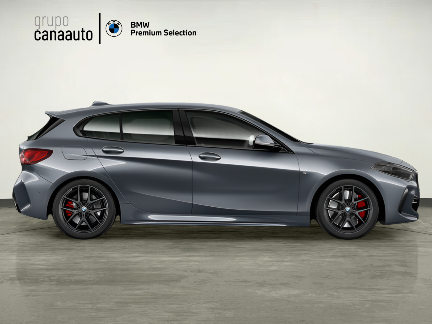 BMW Serie 1 118i color Gris. Año 2022. 103KW(140CV). Gasolina. En concesionario TACO de Sta. C. Tenerife