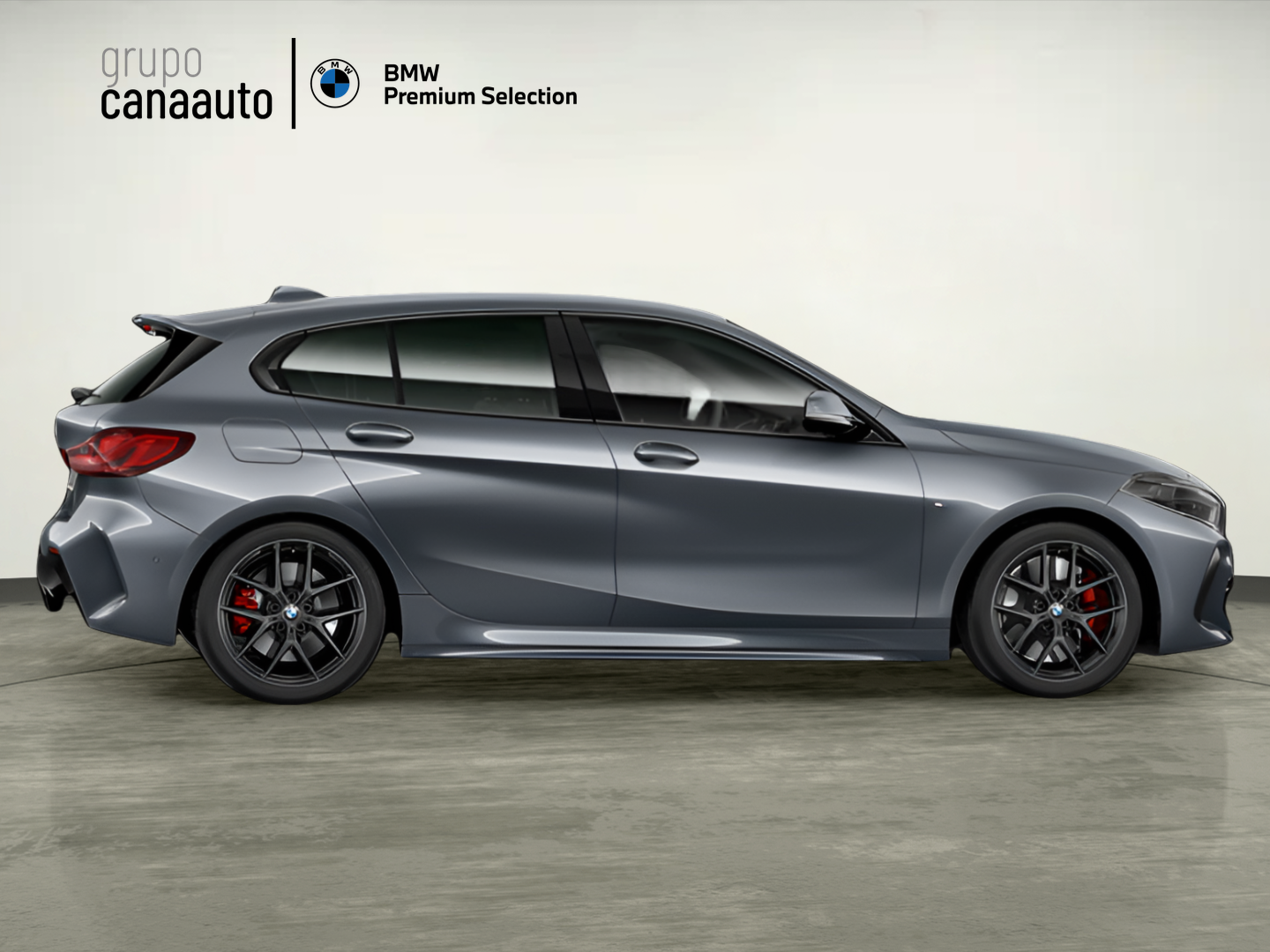 BMW Serie 1 118i color Gris. Año 2022. 103KW(140CV). Gasolina. En concesionario TACO de Sta. C. Tenerife