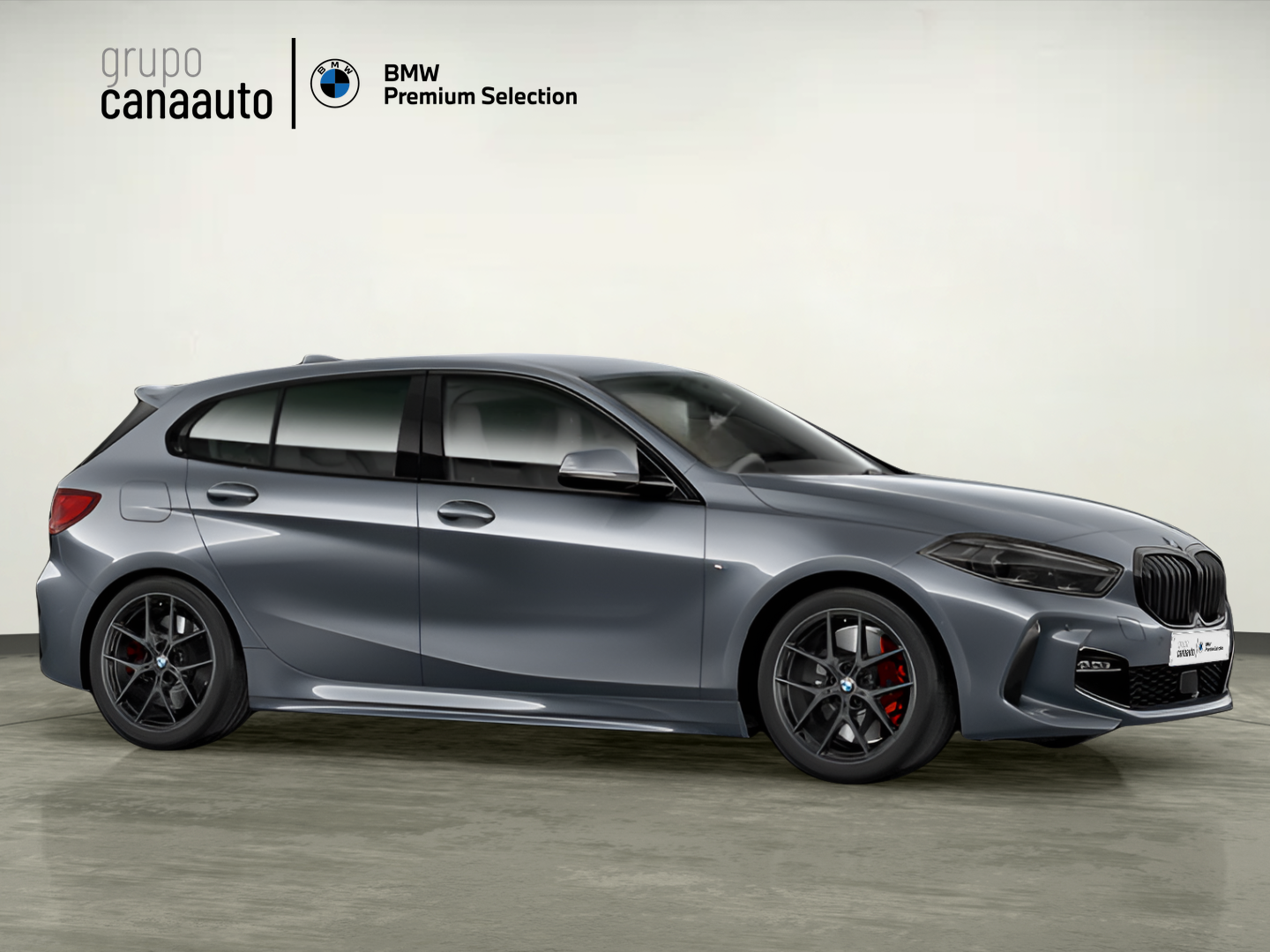 BMW Serie 1 118i color Gris. Año 2022. 103KW(140CV). Gasolina. En concesionario TACO de Sta. C. Tenerife