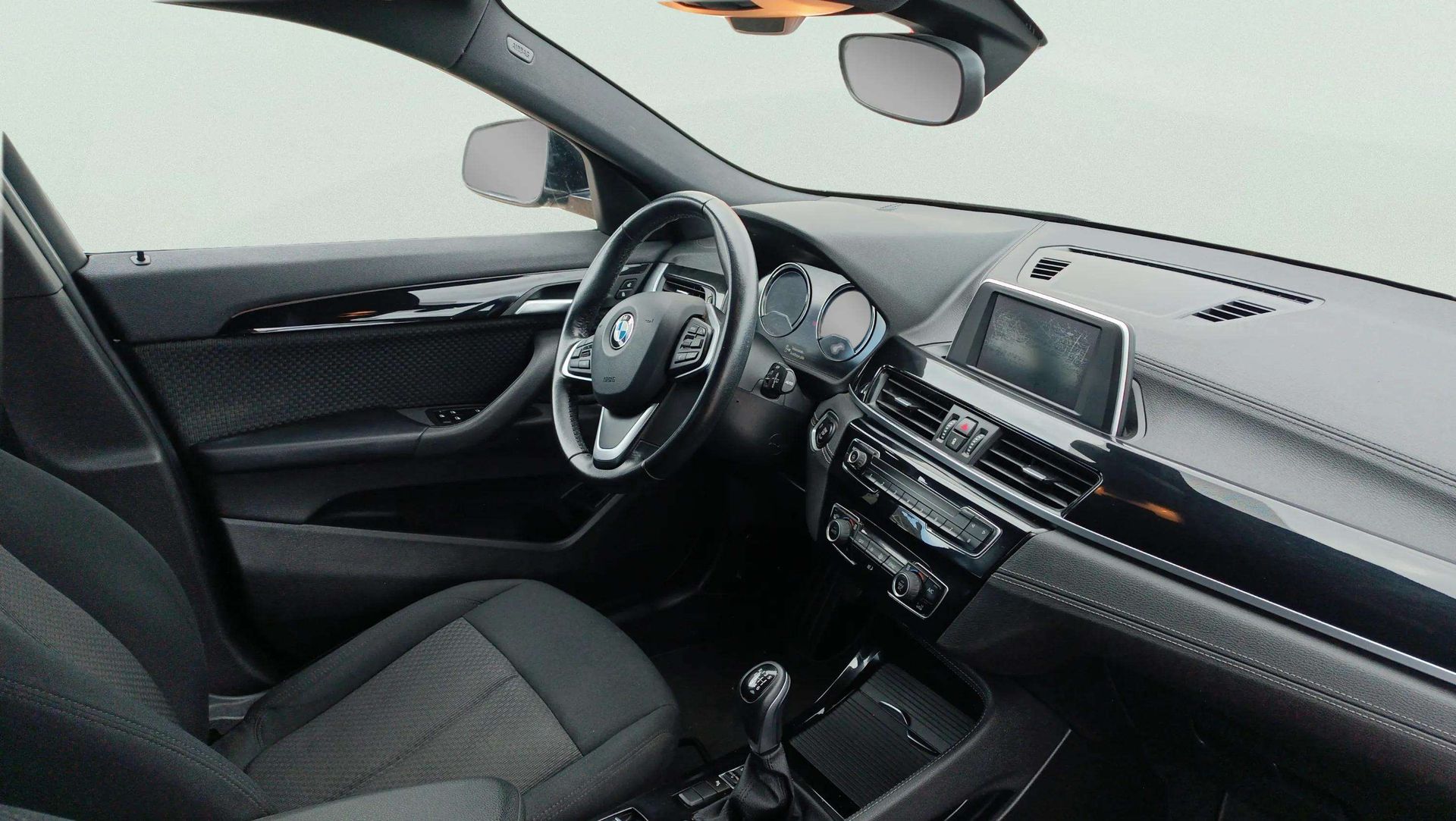 BMW X2 sDrive18d color Negro. Año 2018. 110KW(150CV). Diésel. En concesionario TACO de Sta. C. Tenerife