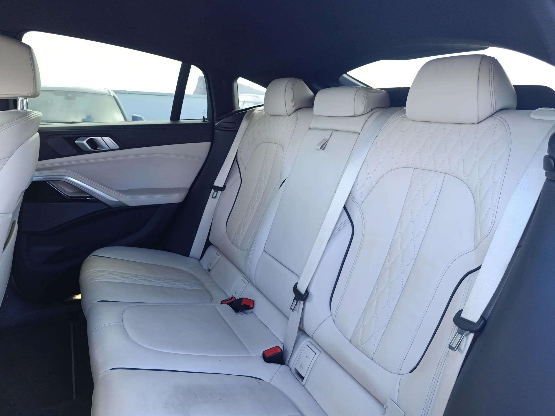 BMW X6 xDrive30d color Marrón. Año 2020. 195KW(265CV). Diésel. En concesionario TACO de Sta. C. Tenerife