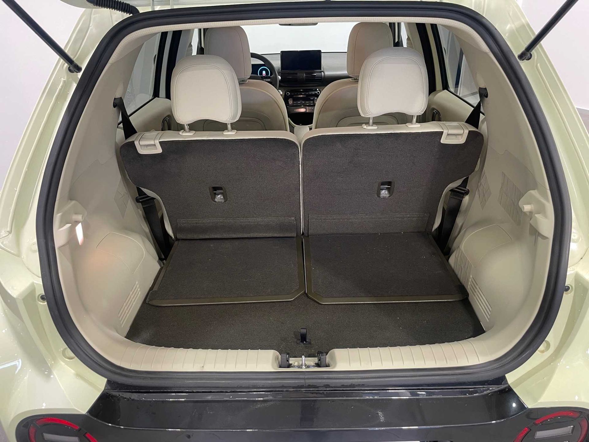 Hyundai Inster 49KWH en Barcelona