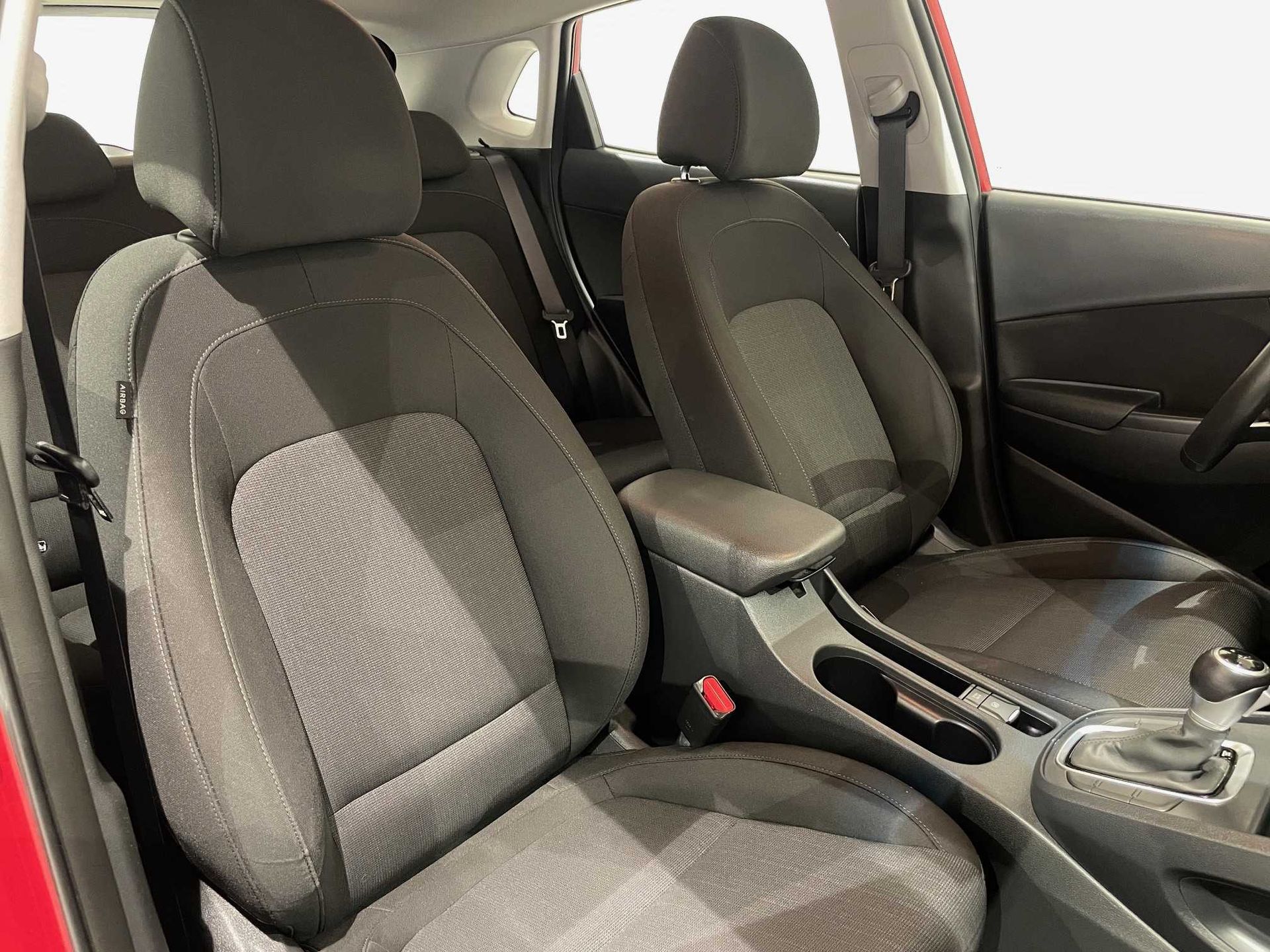 Hyundai Kona 1.6 GDI HEV en Barcelona